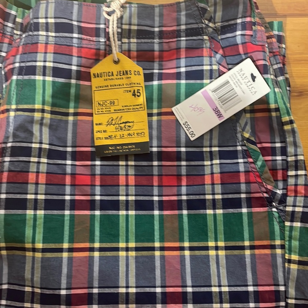 Nautica Mens style shorts..